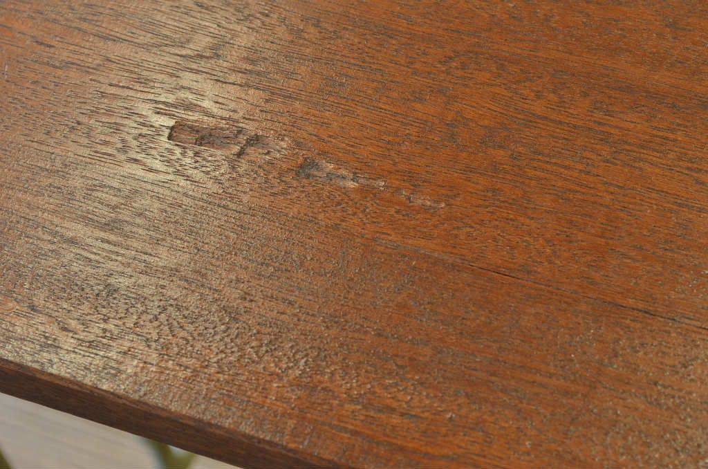 レトロ家具　レトロ感あふれる伸縮鉄脚テーブル(サイドテーブル)