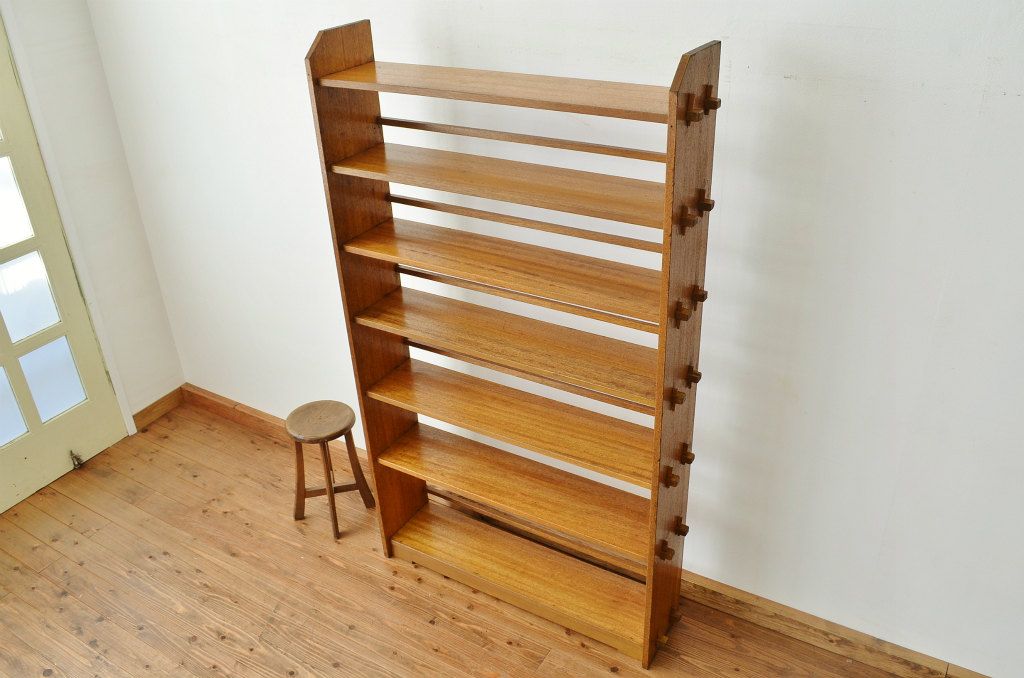 レトロ家具　昭和レトロ　大きな無垢材の本棚
