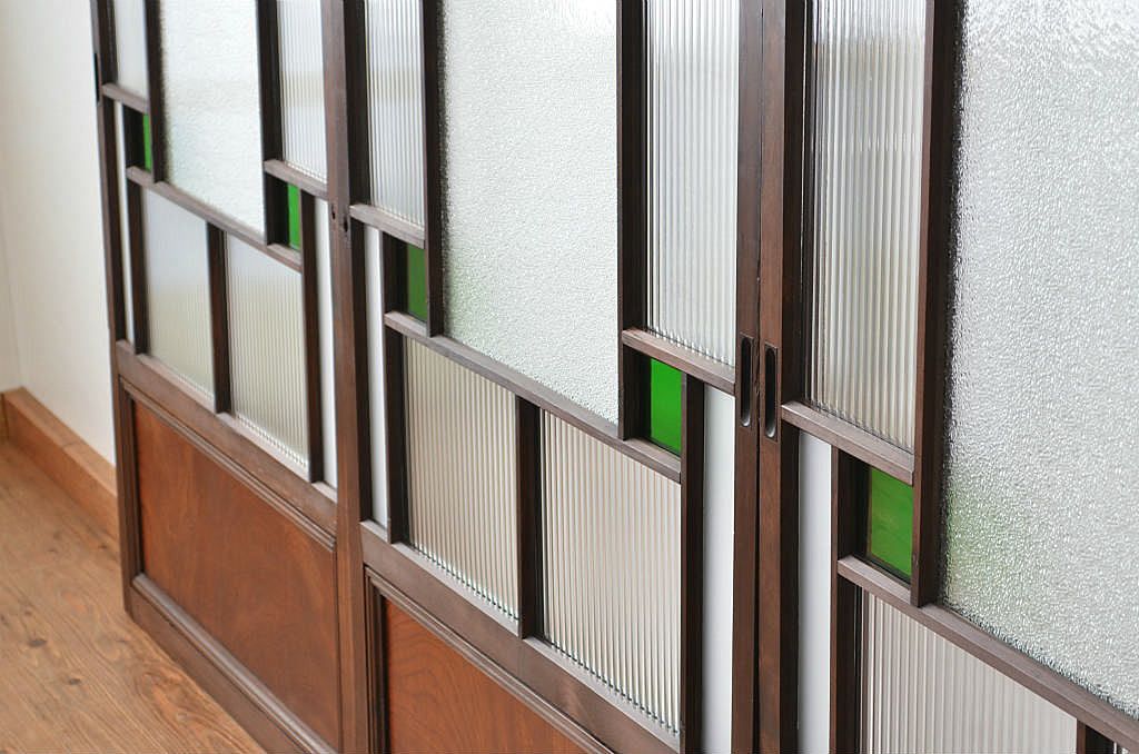 古民具・骨董 腰板欅の色ガラス入り高級引き戸3枚セット(建具・ガラス戸)