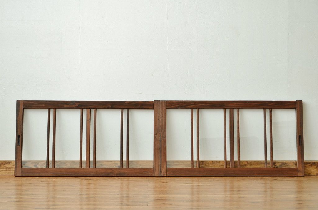 アンティーク　古い木のシンプルで小さな引き戸2枚セット(明り取り・建具)