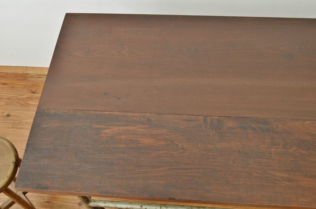 古い病院のストレッチャーをリメイクしたアイアンテーブル　作業台