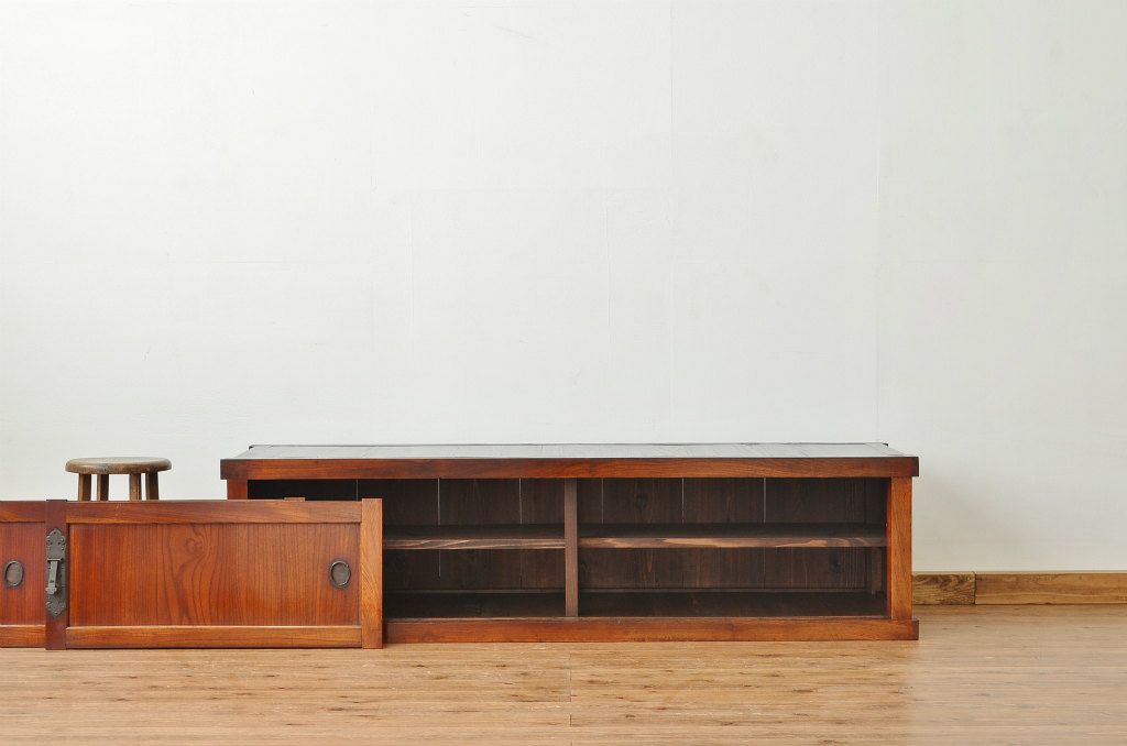 アンティーク家具　古民具・骨董　極上漆前面欅の時代箪笥ローボード(水屋箪笥、テレビ台、収納棚、キャビネット)