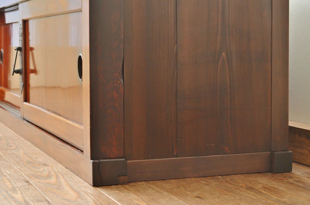 アンティーク家具　古民具・骨董　極上漆前面欅の時代箪笥ローボード(水屋箪笥、テレビ台、収納棚、キャビネット)