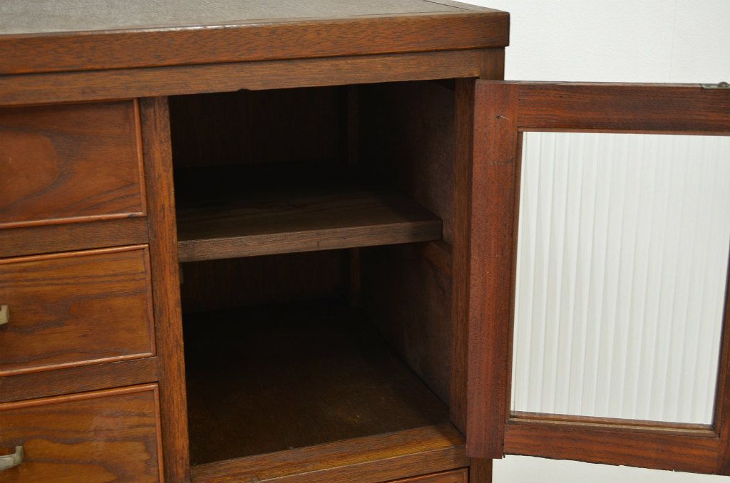 レトロ家具　昭和レトロ　モールガラスと小引き出し付きチェスト(箪笥・たんす)