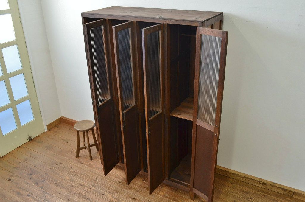 レトロ家具　昭和レトロ 希少 古い木のモールガラスアンティークロッカー?4人用