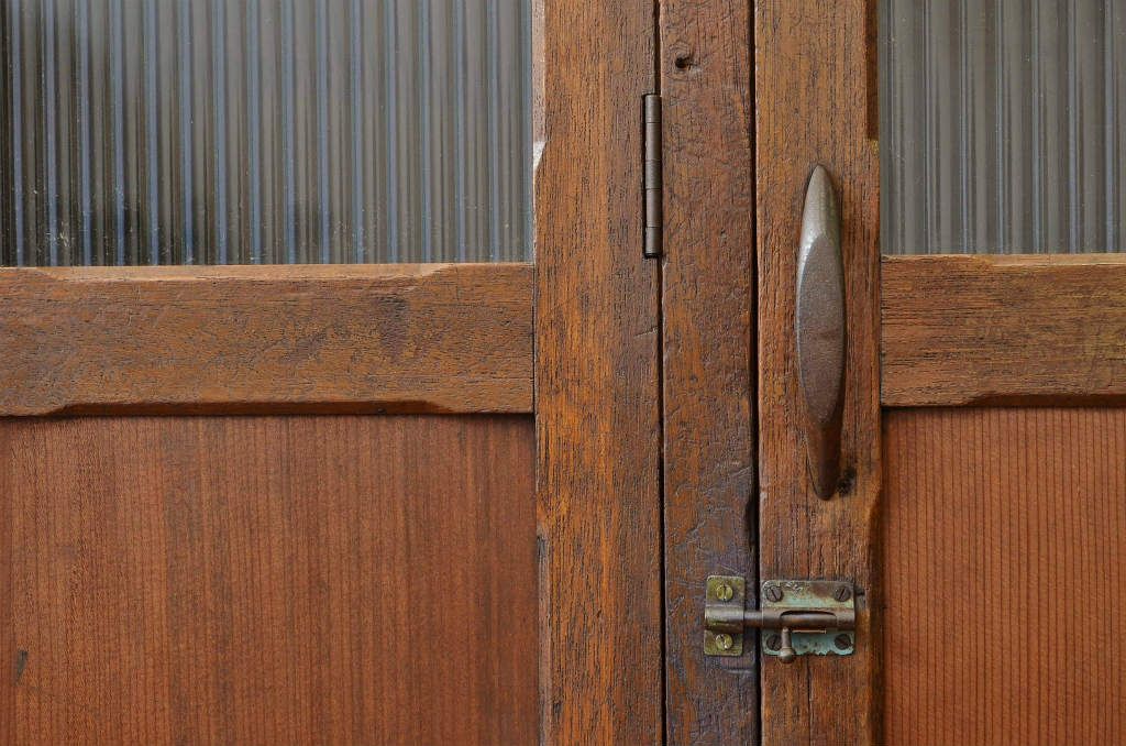 レトロ家具　昭和レトロ 希少 古い木のモールガラスアンティークロッカー?4人用