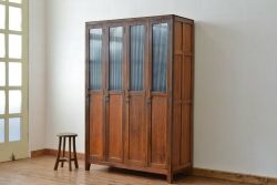 レトロ家具　昭和レトロ 希少 古い木のモールガラスアンティークロッカー?4人用