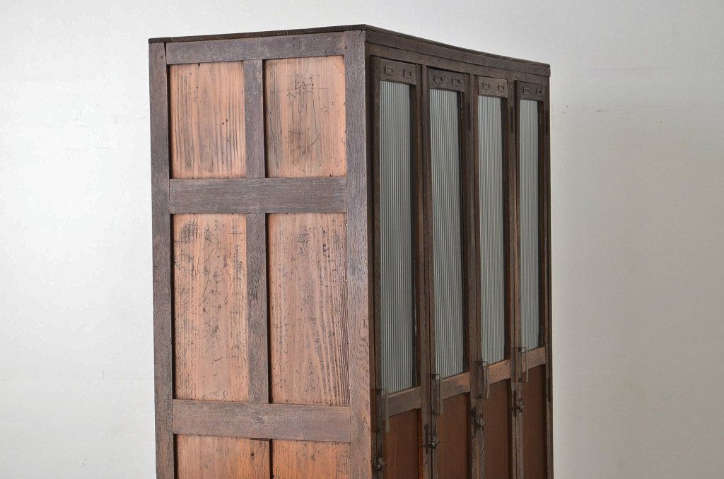 レトロ家具　昭和レトロ 希少 古い木のモールガラスアンティークロッカー?4人用