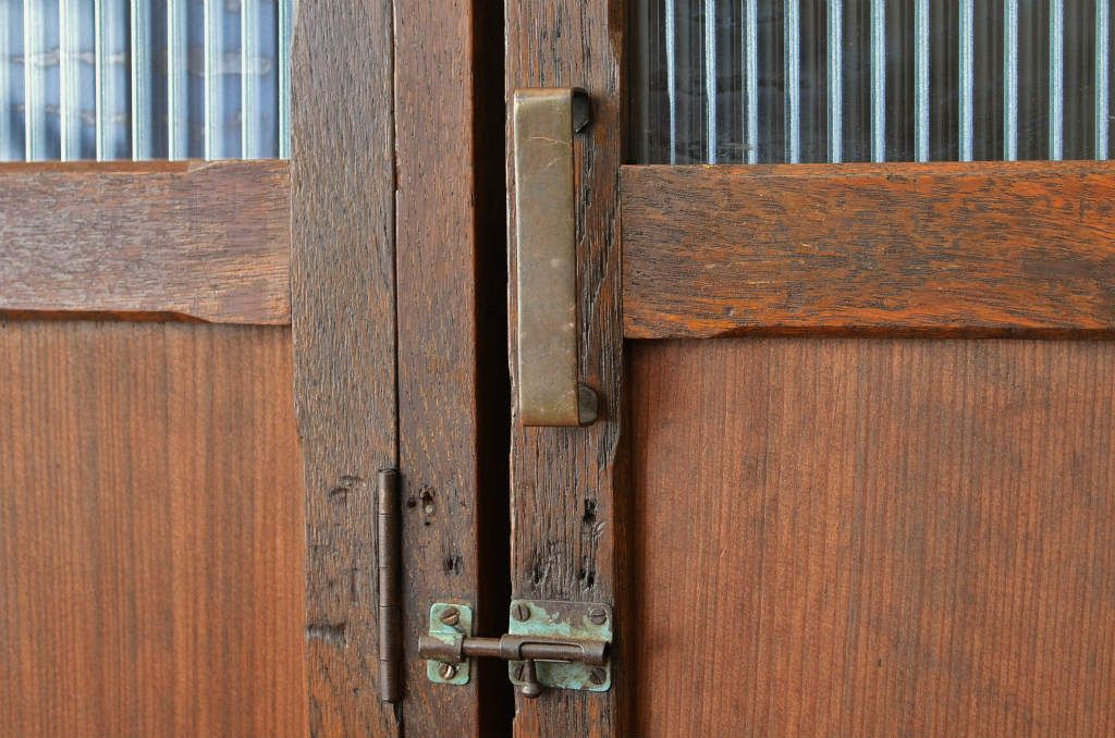 レトロ家具　昭和レトロ 希少 古い木のモールガラスアンティークロッカー?4人用