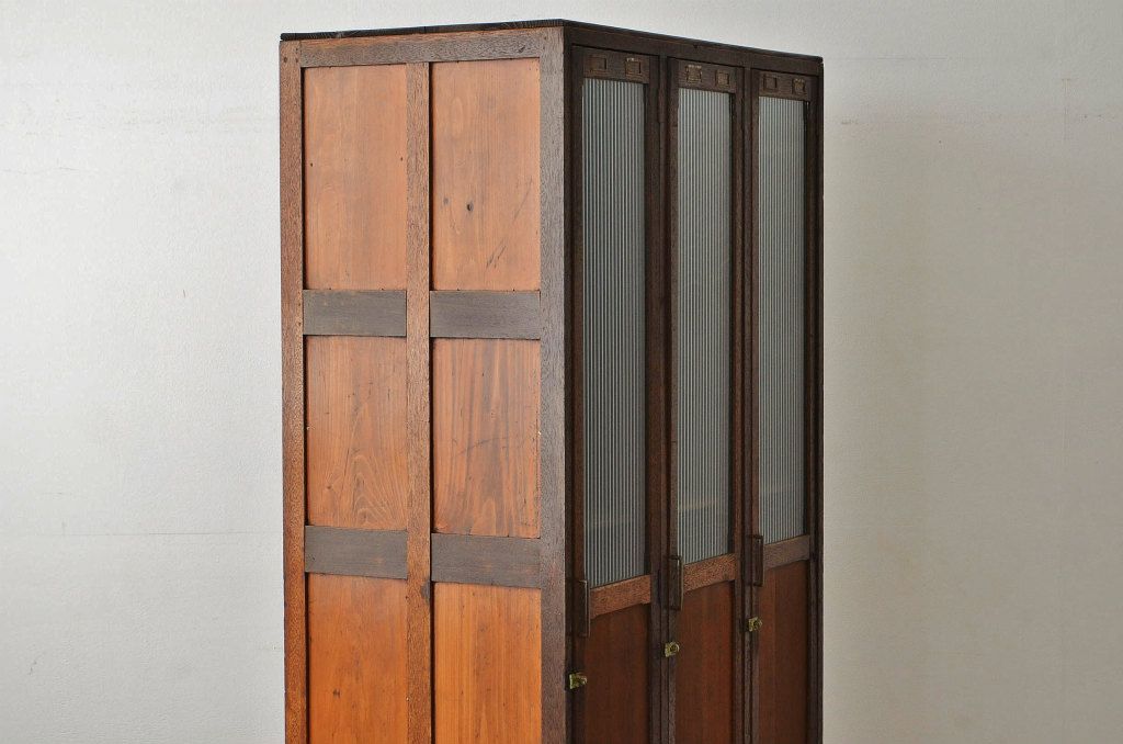 レトロ家具　昭和レトロ 希少 古い木のモールガラスアンティークロッカー?3人用