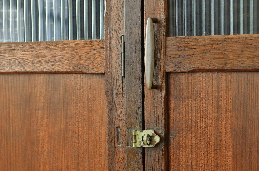 レトロ家具　昭和レトロ 希少 古い木のモールガラスアンティークロッカー?3人用