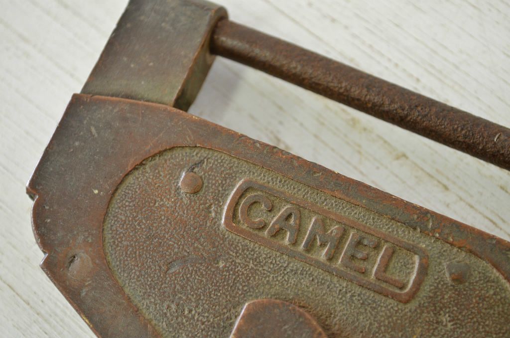 アンティーク雑貨　アンティーク!CAMEL銅製錠前(鍵付)