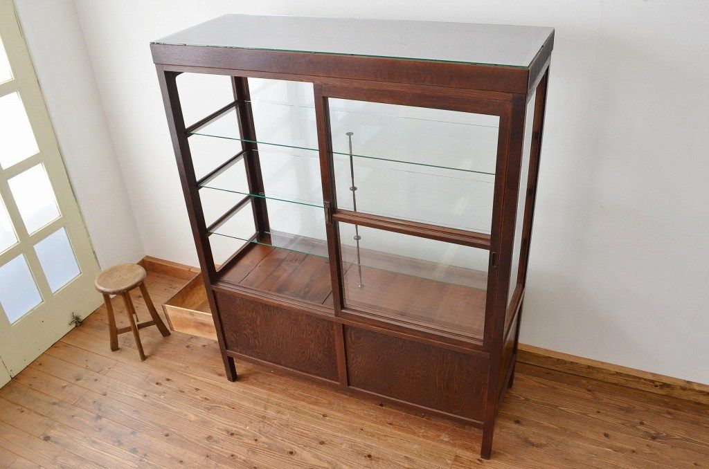 アンティーク家具　大正ロマン 古いナラ材の重厚な大型ガラスケース(ショーケース)