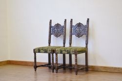 中古 重厚なデザインのオーク材ダイニングチェア2脚セット?