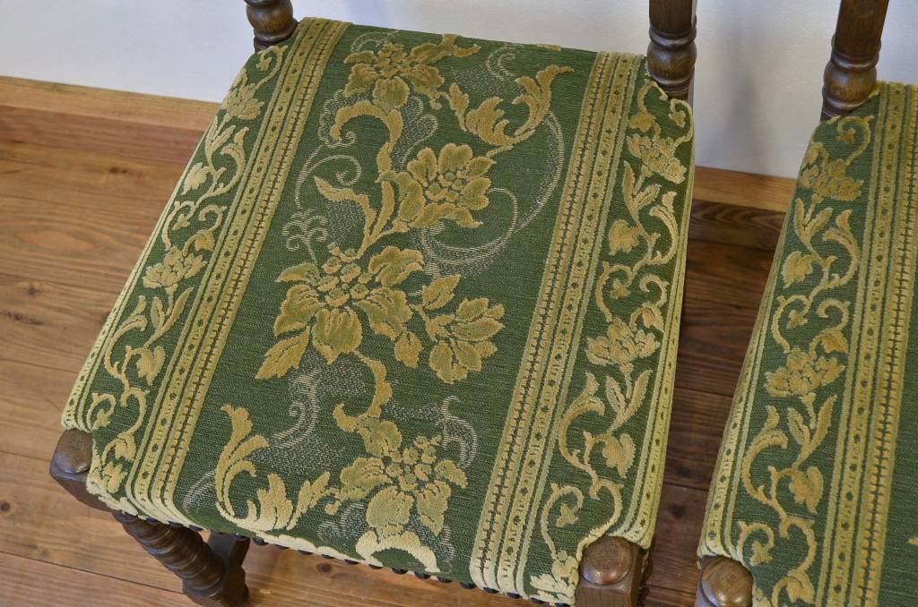 中古 重厚なデザインのオーク材ダイニングチェア2脚セット?