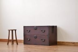 アンティーク家具　アンティーク　重厚な金具の時代箪笥2杯ローチェスト(ローボード・たんすタンス)