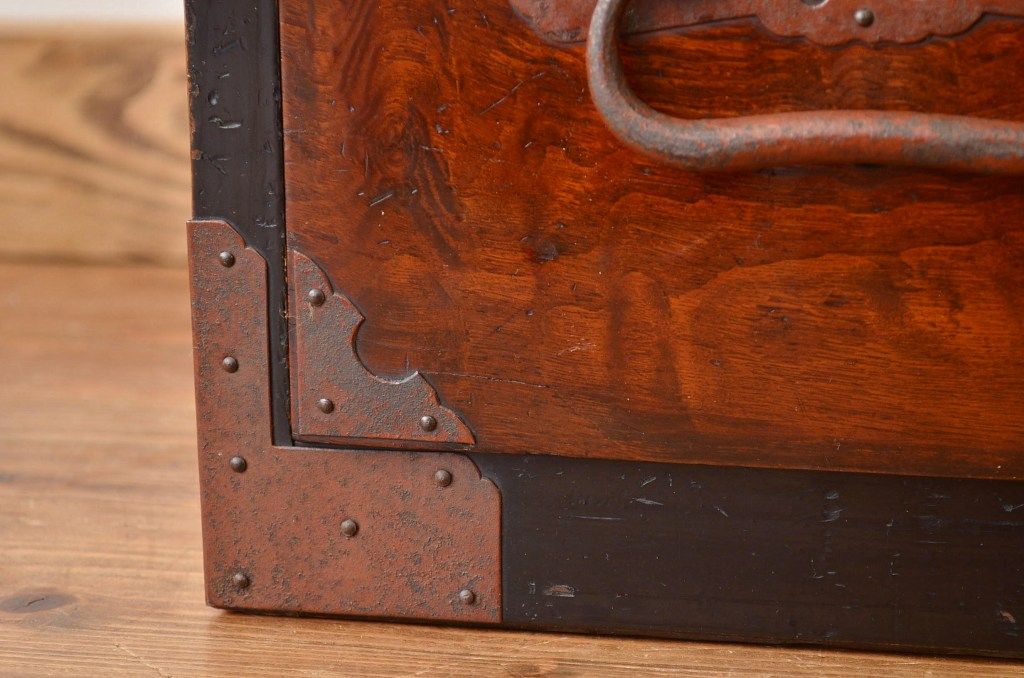 アンティーク家具　古民具・骨董　とても希少な小さな最上箪笥(前栗3杯引き出し和箪笥)
