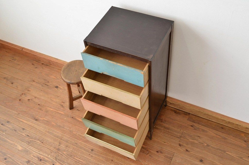 レトロ家具　昭和レトロ　かわいいペイントの鉄脚付き5杯引き出し(ドロワー・チェスト)