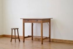 レトロ家具　昭和レトロ 古い栓無垢材のシンプルな平机?(テーブル・作業台)