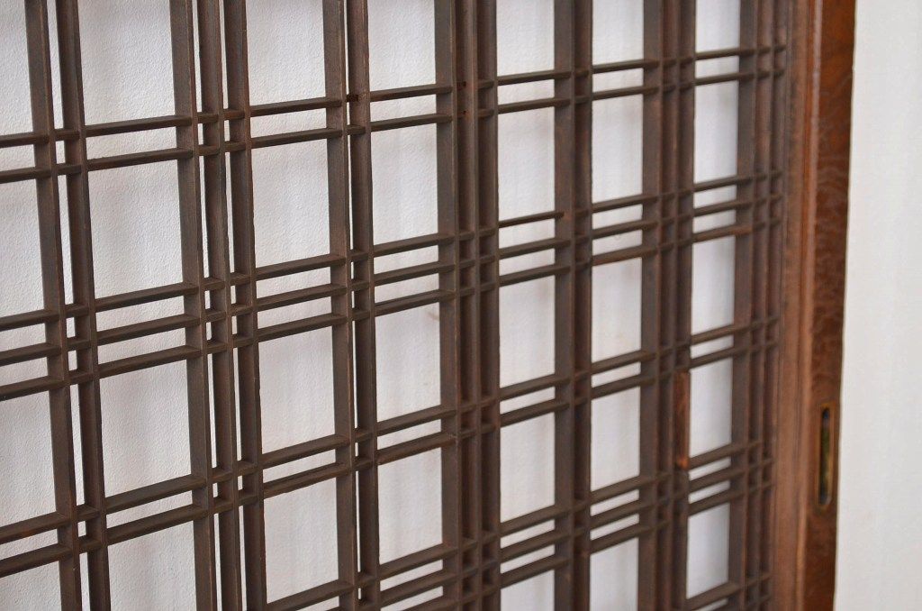 ★古民具・骨董 繊細なデザインのすかし格子帯戸2枚セット(引き戸)