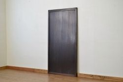 古民具・骨董　古い木の重厚な帯戸1枚(板戸・引き戸)