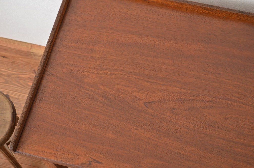 レトロ家具　昭和レトロ 縁付きデザインのかわいい平机(デスク)(1)作業台