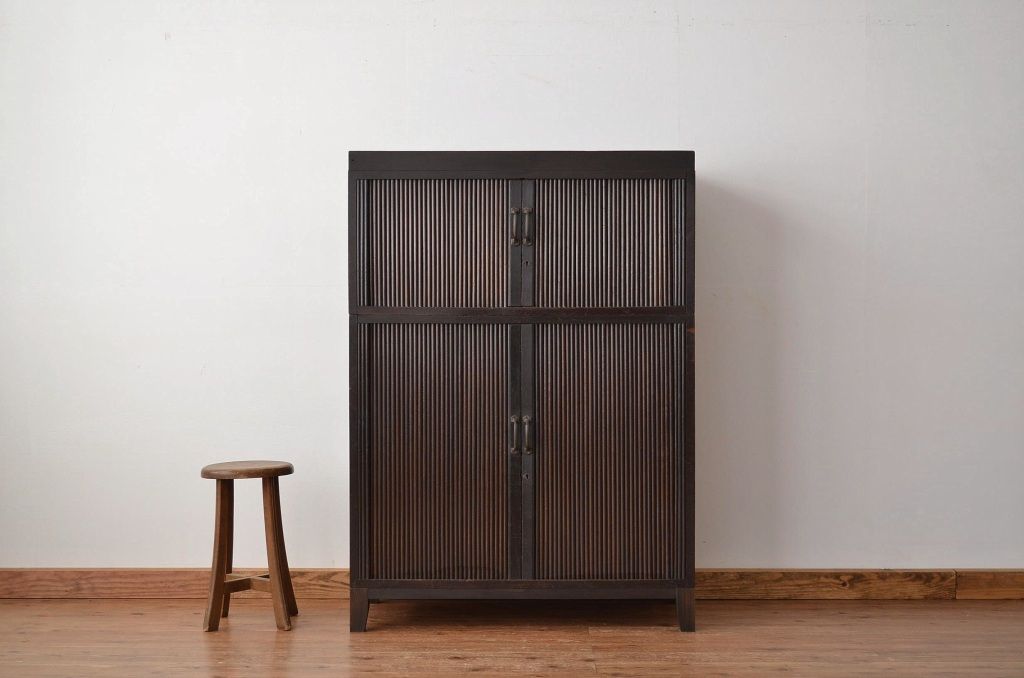 アンティーク家具　珍品希少シャッター扉の迫力72杯引き出し(ドロワー蛇腹)