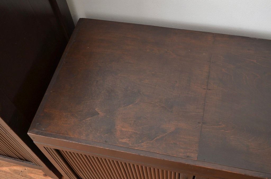 アンティーク家具　珍品希少シャッター扉の迫力72杯引き出し(ドロワー蛇腹)