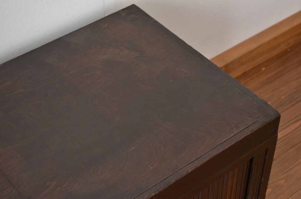 アンティーク家具　珍品希少シャッター扉の迫力72杯引き出し(ドロワー蛇腹)