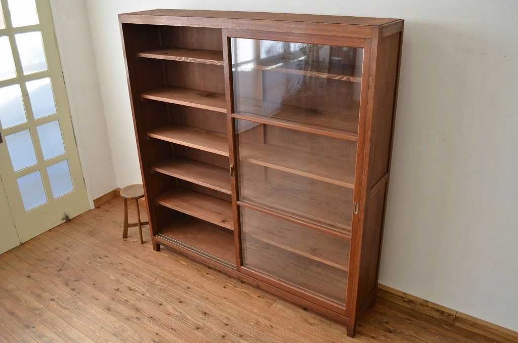 アンティーク家具　1960年代特大薄型収納棚?(陳列棚、ショーケース、ガラスケース)