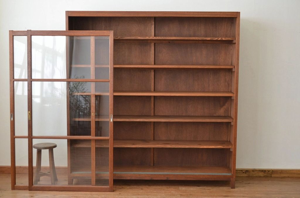 アンティーク家具　1960年代特大薄型収納棚?(陳列棚、ショーケース、ガラスケース)