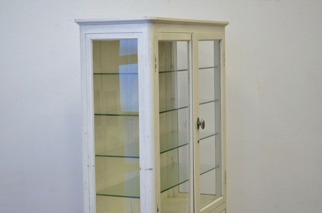 レトロ家具　昭和レトロ　白いペイントのアンティークケビント(ガラスケース)