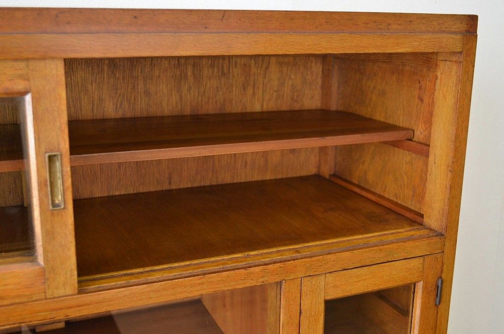 レトロ家具　昭和レトロ 古いナラ材の作業台付き食器棚(アンティーク収納棚)