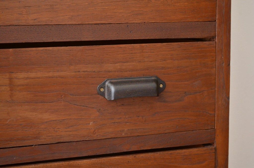 アンティーク家具　アンティーク 前面栗材のシックなチェスト(引き出し・箪笥・ドロワー)