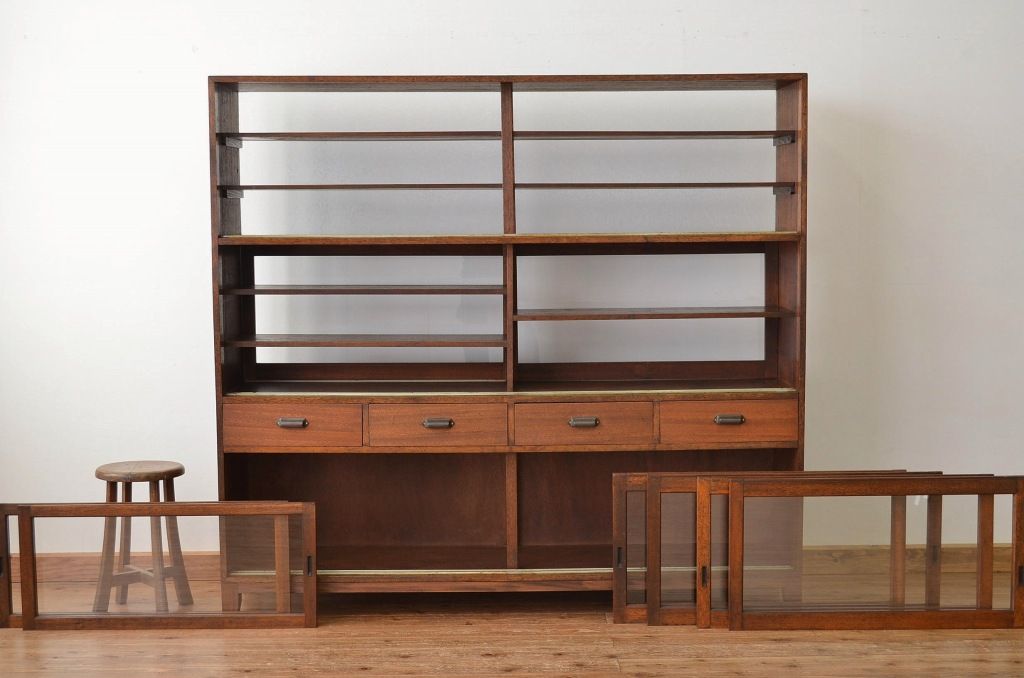 レトロ家具　昭和レトロ 結霜ガラス入り特大両面収納棚 引き出し付き(陳列棚・ショーケース・ガラスケース)