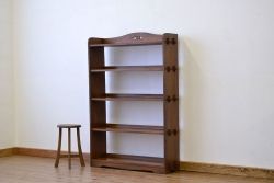 レトロ家具　★昭和レトロ　古い栓無垢材の重厚な本棚(飾り棚)