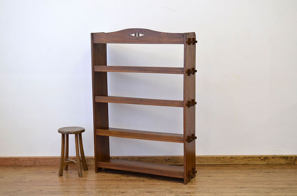 レトロ家具　★昭和レトロ　古い栓無垢材の重厚な本棚(飾り棚)