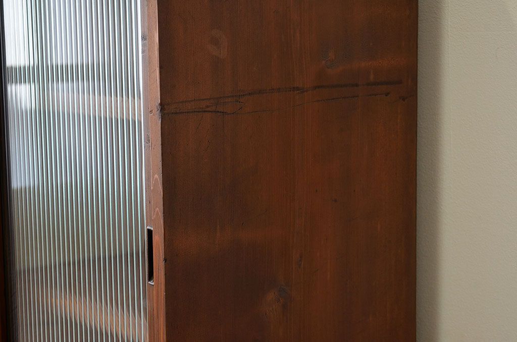 アンティーク家具　アンティーク　古い木のモールガラス収納棚(食器棚)