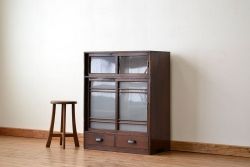 レトロ家具　アンティーク　古いレトロな収納棚(戸棚)
