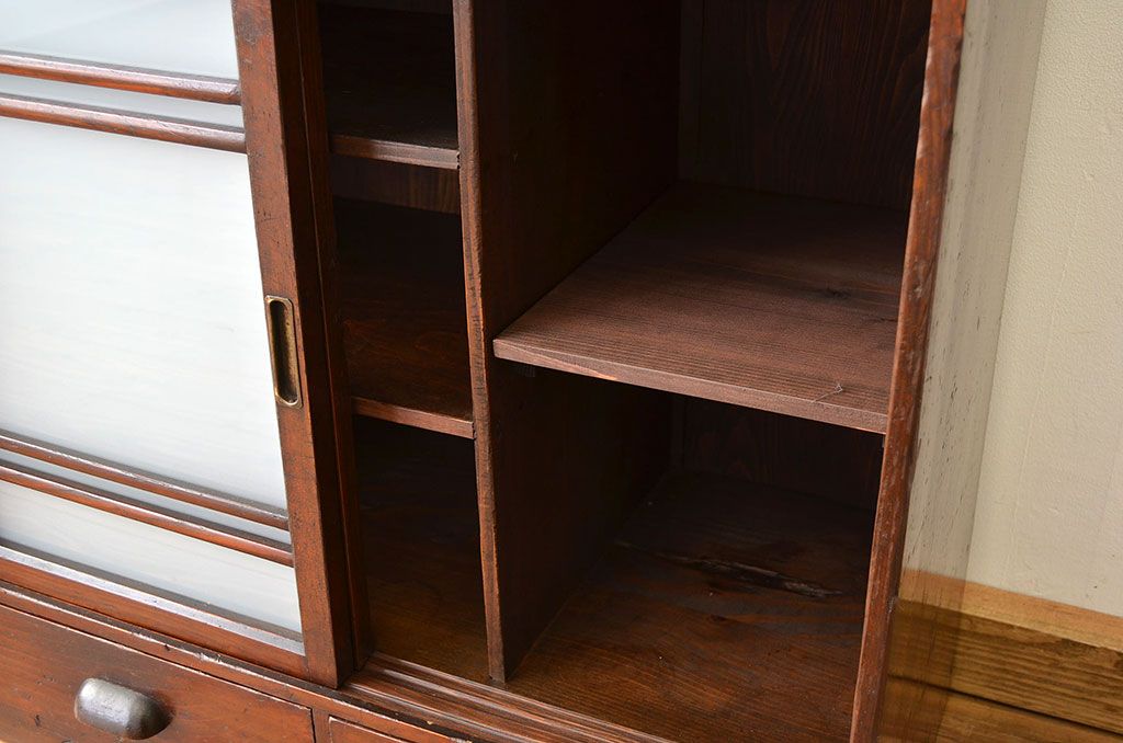 レトロ家具　アンティーク　古いレトロな収納棚(戸棚)