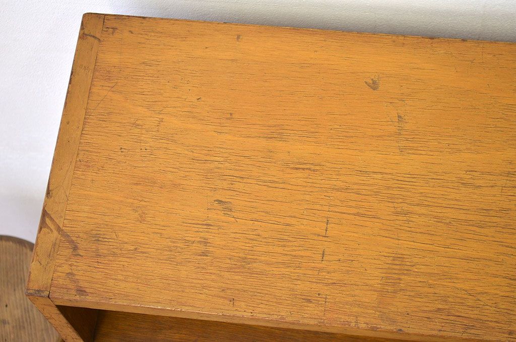 レトロ家具　昭和レトロ　シンプルな飾り棚(下駄箱)