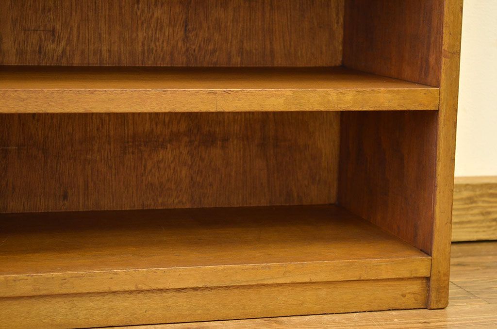 レトロ家具　昭和レトロ　シンプルな飾り棚(下駄箱)