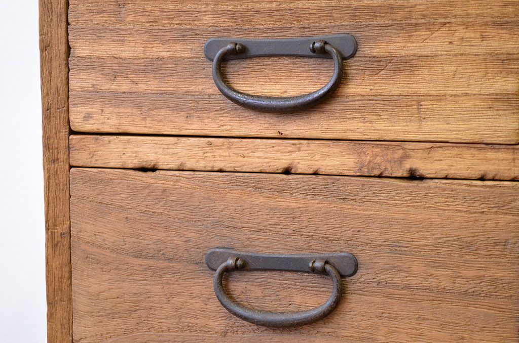 アンティーク家具　使い込まれた　薬箪笥(チェスト、引き出し)