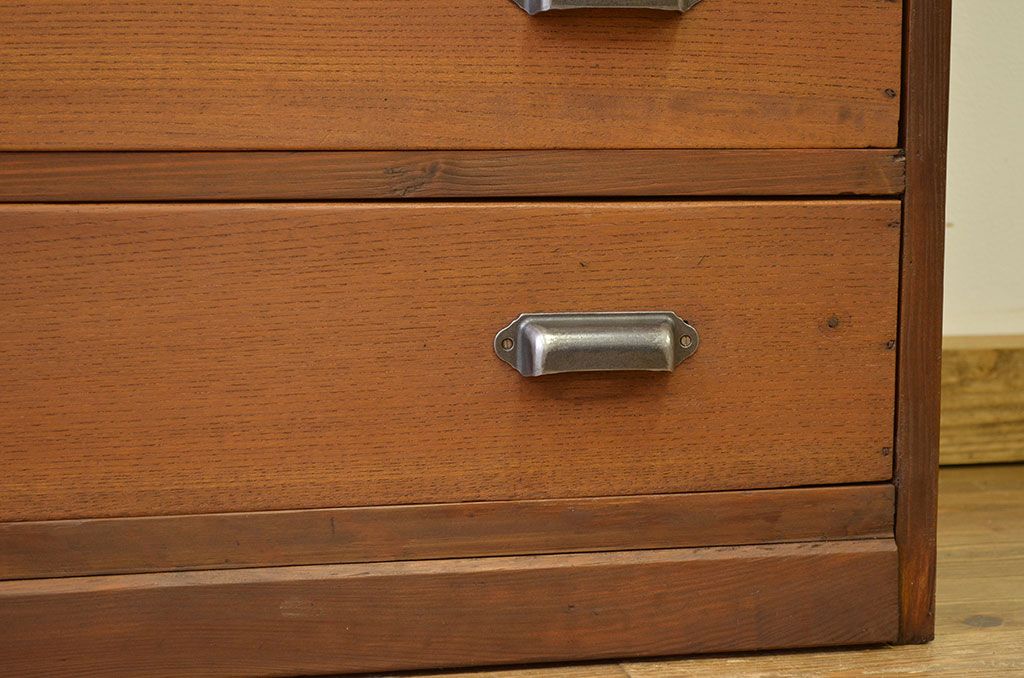 アンティーク家具　古い木の結霜ガラスチェスト(タンス)