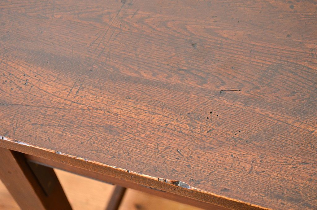 アンティーク家具　古い木のシンプルな平机(テーブル)