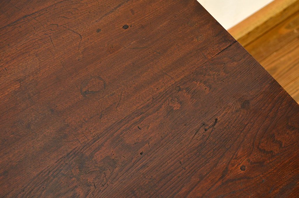 アンティーク家具　古い木のシンプルな平机(テーブル)