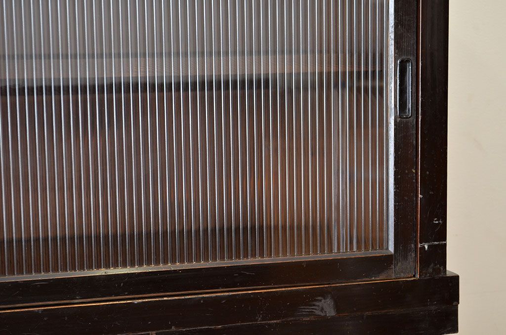 アンティーク家具　特大!　モールガラス二段重ね収納棚(食器棚)