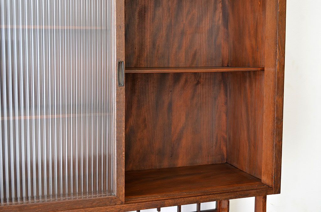 レトロ家具　昭和レトロ　モールガラスのシックな二段重ね食器棚(収納棚)
