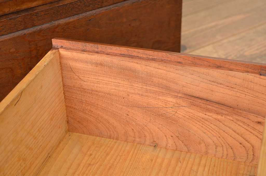 レトロ家具　昭和レトロ　モールガラスのシックな二段重ね食器棚(収納棚)