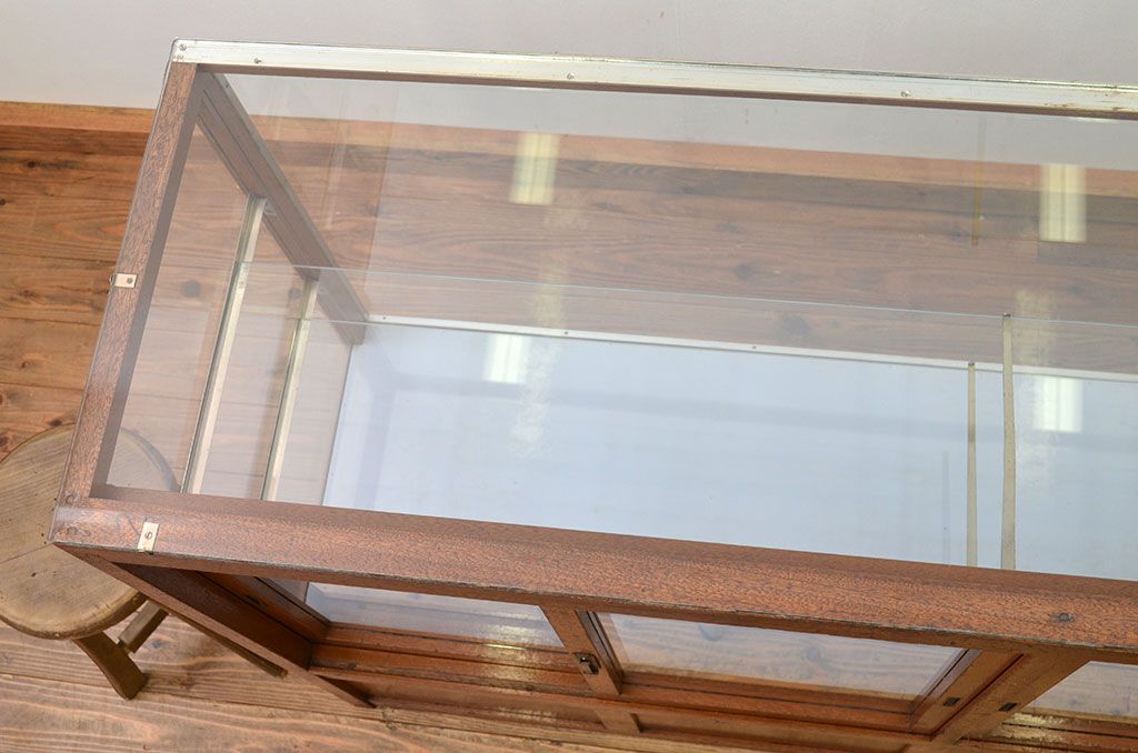 ヴィンテージ家具　古い雑貨屋のビンテージガラスケース(ショーケース)